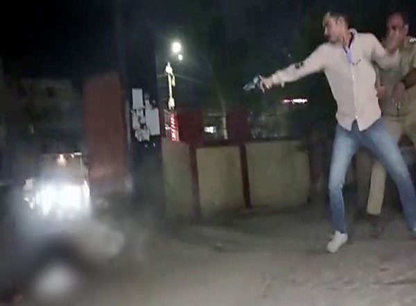 Atiq Ahmed Initial Post-Mortem Report Reveals Gangster-Turned-Politician Was Shot in Head, Neck and Chest, Say Sources