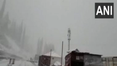 India News | Parts of Himachal Pradesh Receives Snowfall, Covers Atal Tunnel