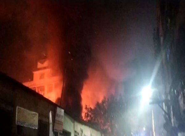 India News | Kolkata: Fire Breaks out in Transformer, Spreads to Plastic Godown
