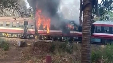 India News | Fire Breaks out in Train at MP's Pritam Nagar Station, No Casualties Reported
