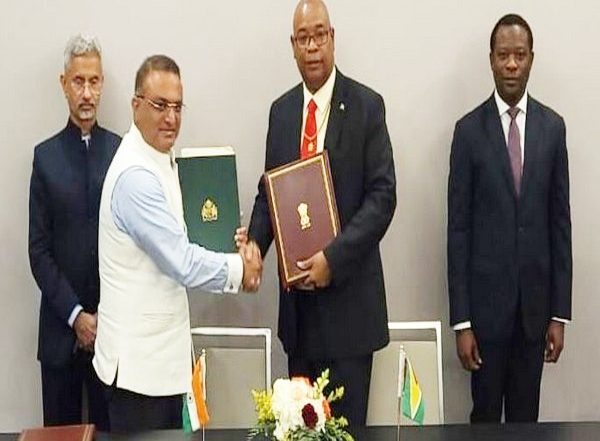 World News | India, Guyana Sign Air Services Agreement to Allow Easier Travel Between the Nations