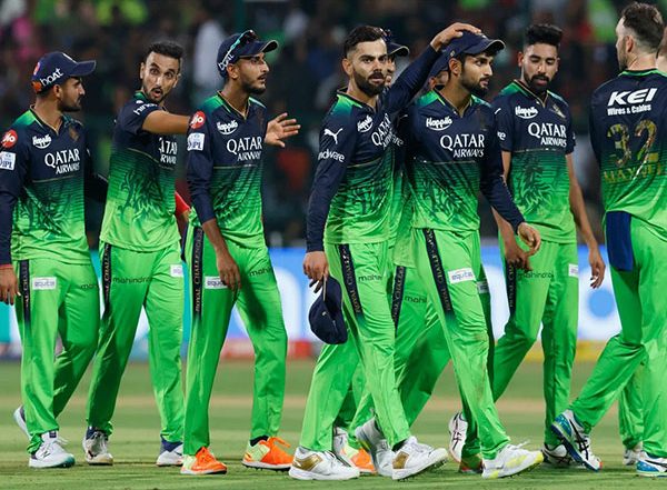 Sports News | IPL 2023: RCB Stand-in Captain Virat Kohli Fined for Maintaining Slow Over-rate in Match Against Rajasthan Royals