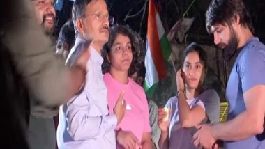 Sports News | SAI Representatives Visit Jantar Mantar to Talk with Protesting Wrestlers