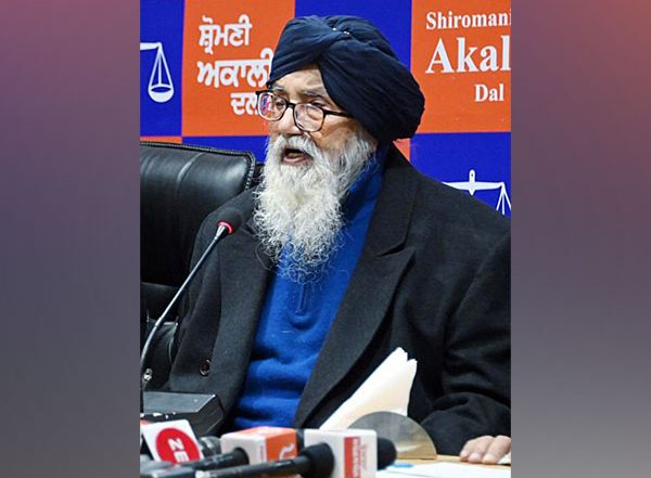 India News | An Artful Politician with Strong Grassroots Connect, Parkash Singh Badal Was Among Punjab's Tallest Leaders