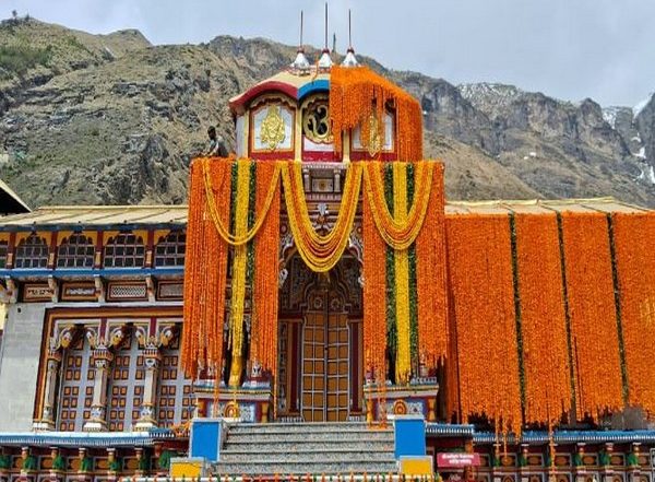 Uttarakhand: Decorated With 15 Quintals of Flowers Badrinath Dham Portals To Open on April 27