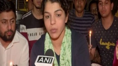 India News | Wrestlers' Protest at Jantar Mantar: Sakshee Malikkh Complains About Repeated Power Outage