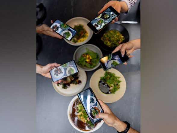 Health News | Social Media May Cause Eating Disorders in Female Athletes, Says Research - Vimarsana News