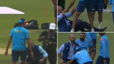 Ashish Nehra Jokingly Kicks Murali Karthik As Latter Falls Down, Video of Their Hilarious Moment At the Start of KKR vs GT IPL 2023 Goes Viral!