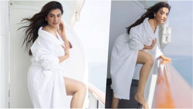 Not XXX MMS Video, Bhojpuri Actress Akshara Singh Is Breaking the Internet With Her Sexy White Bathrobe Look! Check Out Hottest Pics and Video