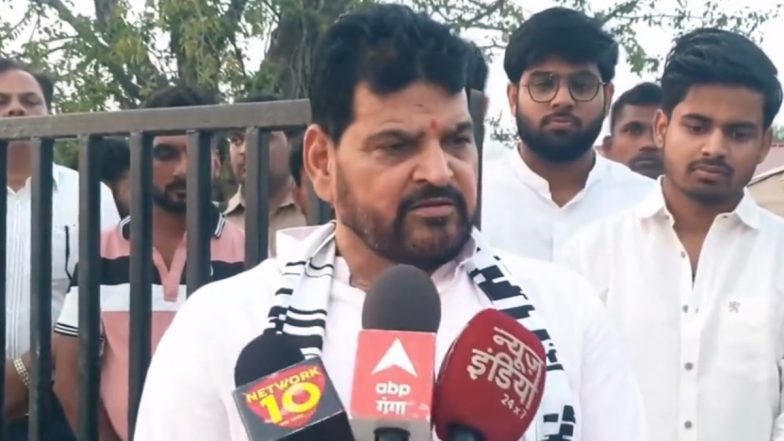 Wrestlers Protest: WFI President Brij Bhushan Sharan Singh Ready to Cooperate With Delhi Police in Investigation, Says 'No One Is Bigger Than Judiciary in the Country' (Watch Video)