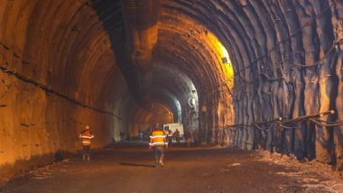 Nitin Gadkari Reviews Work of Zojila Tunnel, Kashmir’s Tourism Will Increase by 2 to 3 Times Once Project Completes (Watch Video)