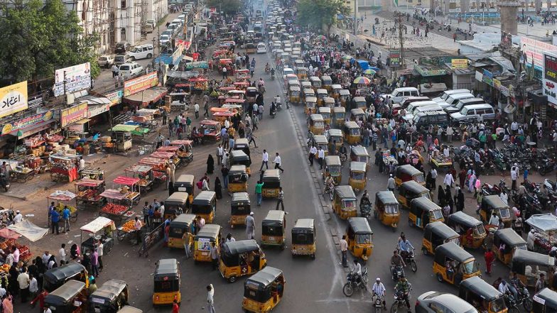 Hyderabad Traffic Update: Police Issue Traffic Advisory For April 21 Due to Jummat-ul-Vida Prayers At Mecca Masjid, Check List of Diversions