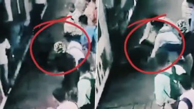 RPF Woman Constable Saves Passenger Who Fell While Trying to Get Off Moving Train in Malad (Watch Video)