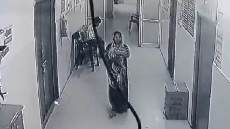 Uttar Pradesh: Woman Caught on Camera Stealing Baby From Government Hospital in Kanpur (Watch Video)