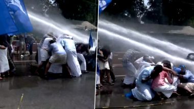 'Saffronisation' of NCERT Textbooks: Kerala Police Use Water Cannons, Tear Gas Against Protecting Members of Congress-Affiliated Students' Union (Watch Video)