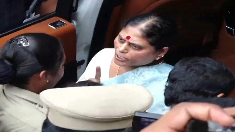 YS Vijayamma Shoves Cop After Being Denied Access to Police Station Following Daughter YS Sharmila’s Arrest (Watch Video)