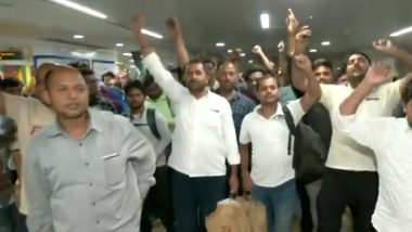 Operation Kaveri: Indians Evacuated From Sudan Arrive in Delhi, Chant ‘Bharat Mata Ki Jai’, ‘Narendra Modi Zindabad’ Slogans (Watch Video)