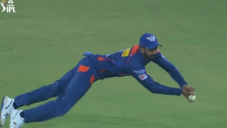 Catch of the Match! KL Rahul Pulls Off Sensational Diving Catch to Dismiss Jitesh Sharma During LSG vs PBKS IPL 2023 Clash (Watch Video)