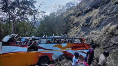 Mumbai-Pune Highway Accident: 12 Passengers Dead, 28 Injured As Private Bus Plunges Into Gorge Near Borghat Stretch (Watch Video)