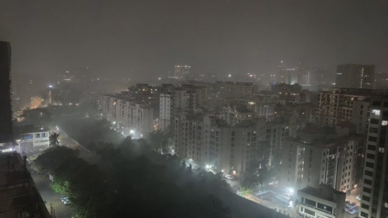 Mumbai Rains: Lightning and Thunderstorms in Some Parts of City, Mumbaikars Share Pics and Videos of Unseasonal Rainfall