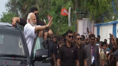 Kerala: PM Narendra Modi Receives Rousing Welcome in Thiruvananthapuram; Thousands Line the Road to See Him (Watch Video)