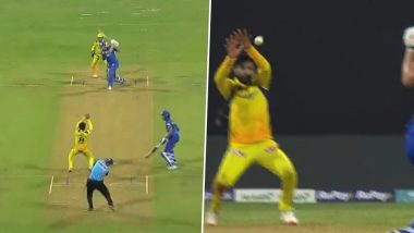 Ravindra Jadeja Pulls Off a 'Blind'er! Watch CSK All-Rounder Take a Sensational Reflex Catch off His Own Bowling During MI vs CSK IPL 2023 Match