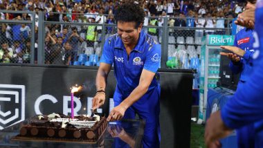 Sachin Tendulkar Cuts Cake at Wankhede Stadium Ahead of His 50th Birthday During MI vs PBKS IPL 2023 Clash