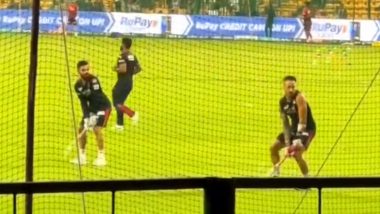 Virat Kohli Hilariously Copies Faf du Plessis' Batting Stance During RCB Training Session Ahead of IPL 2023 Match (Watch Video)