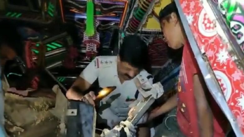 'Vardi Hi Nahi, Hamdardi Bhi': Madhya Pradesh Police Officer Arvind Jain Saves Life of Boy Stuck in Truck Cabin After Terrifying Road Accident, Katni SP Shares Video