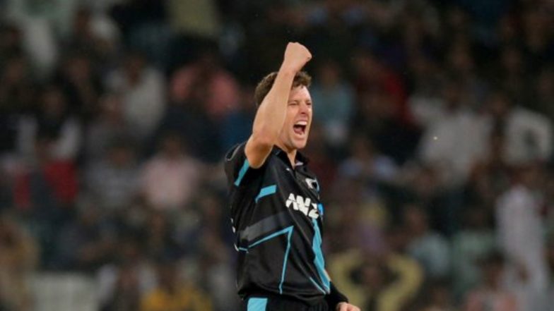 Matt Henry Hat-trick Video: Watch Kiwi Pacer Script History During Pakistan vs New Zealand 1st T20I in Lahore As Hosts Win by 88 Runs