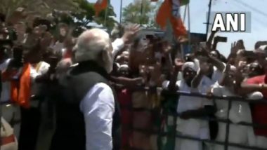 PM Narendra Modi Reaches Mysuru, Massive Crowd Welcomes Him At Mudumalai (Watch Video)