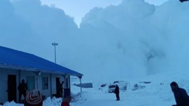 Kargil Avalanche: Six People Rescued After Avalanche Near Zojila Pass (Watch Video)