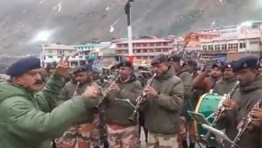 ITBP Band Plays 'Om Jai Jagdish Hare' as Portals of Badrinath Temple Open for Devotees (Watch Video)