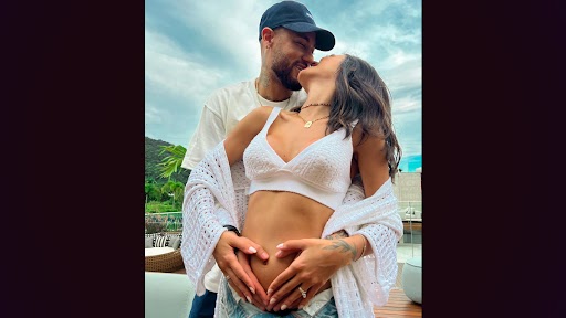 Neymar Jr Expecting First Child With Girlfriend Bruna Biancardi, PSG Footballer Announces Pregnancy on Instagram (See Pics)