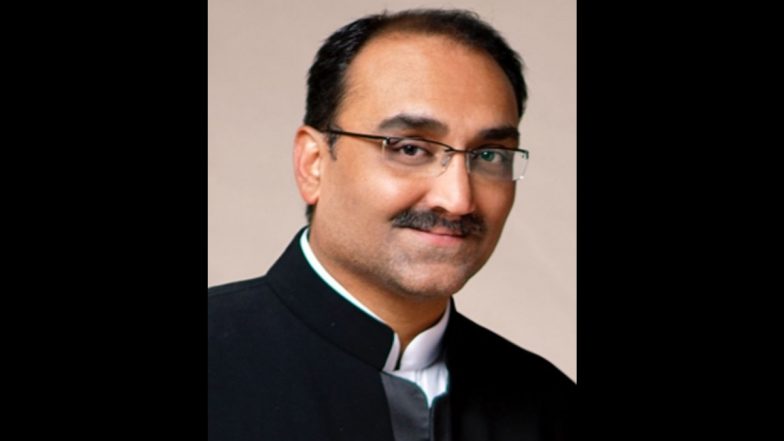Aditya Chopra Birthday: From Mohabbatein, Dilwale Dulhania Le Jayenge to Rab Ne Bana Di Jodi, Here Are His Classics That Remain in Our Hearts to This Day!