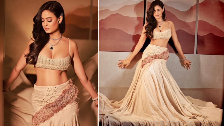 Shweta Tiwari Turns Up The Heat in a Sexy Beige Bralette Blouse and Lehenga (View Pics)