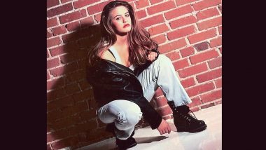 Clueless Actress Alicia Silverstone Shares Funny Throwback Photo Where She’s ‘Over’ a Photoshoot (View Post)