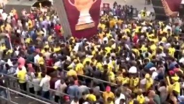 Cricket Fans Throng Narendra Modi Stadium in Ahmedabad to Witness CSK vs GT IPL 2023 Final Match (Watch Video)