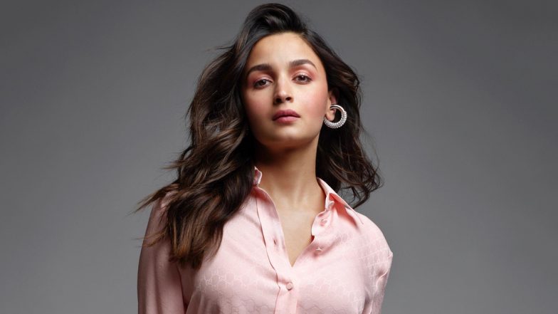 Alia Bhatt Reveals Her Secret Mantra for Overcoming Anxiety During AMA Sesh (Watch Video)