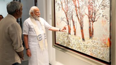 PM Narendra Modi Visits ‘Jana Shakti Art Exhibition’ at National Gallery of Modern Art in Delhi (See Pics)