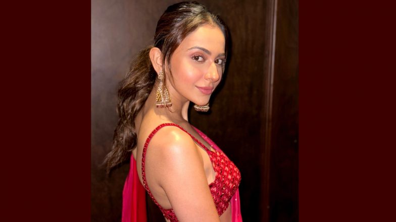 Rakul Preet Singh Keeps It Comfy Yet Desi in Beautiful Pink and Red Saree (View Pics)