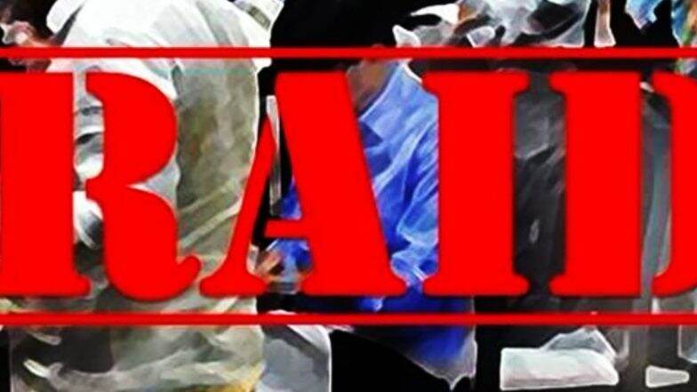 IT Raids In Bengaluru Rs 42 Crore Found Beneath Bed In Flat Money Was it-raids-in-bengaluru-rs-42-crore-found-beneath-bed-in-flat-money-was