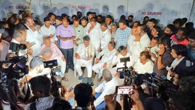 Jayanagar Election Result 2023: Karnataka Congress Chief DK Shivakumar Stages ‘Dharna’ Alleging Government Machinery’s Misuse Post BJP’s Narrow Win in Jayanagar (Watch Video)