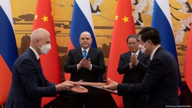 Russia, China Sign Economic Deals Despite Western Criticism