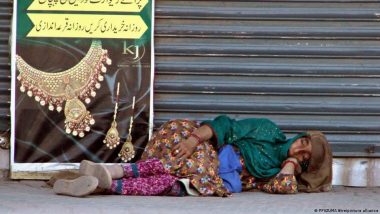 Pakistan: Poor Suffer as Cash Crunch Hits Charity Projects