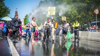 Netherlands: Police Arrest 1500 Climate Activists at Protest