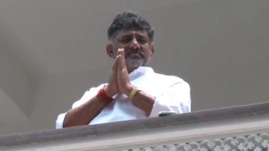 DK Shivakumar Greets Congress Workers Outside His Bengaluru Residence As Party Races Ahead of BJP in Karnataka Assembly Election Results 2023 (Watch Video)