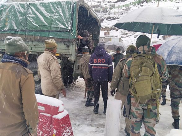 India News | Sikkim: BRO Rescues 40 Tourists Stranded Near Nathula Due to Heavy Rainfall - Vimarsana News