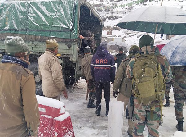 India News | Sikkim: BRO Rescues 40 Tourists Stranded Near Nathula Due to Heavy Rainfall