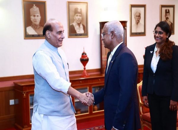 World News | Rajnath Singh, Maldives President Discuss Issues to Further Strengthen Ties